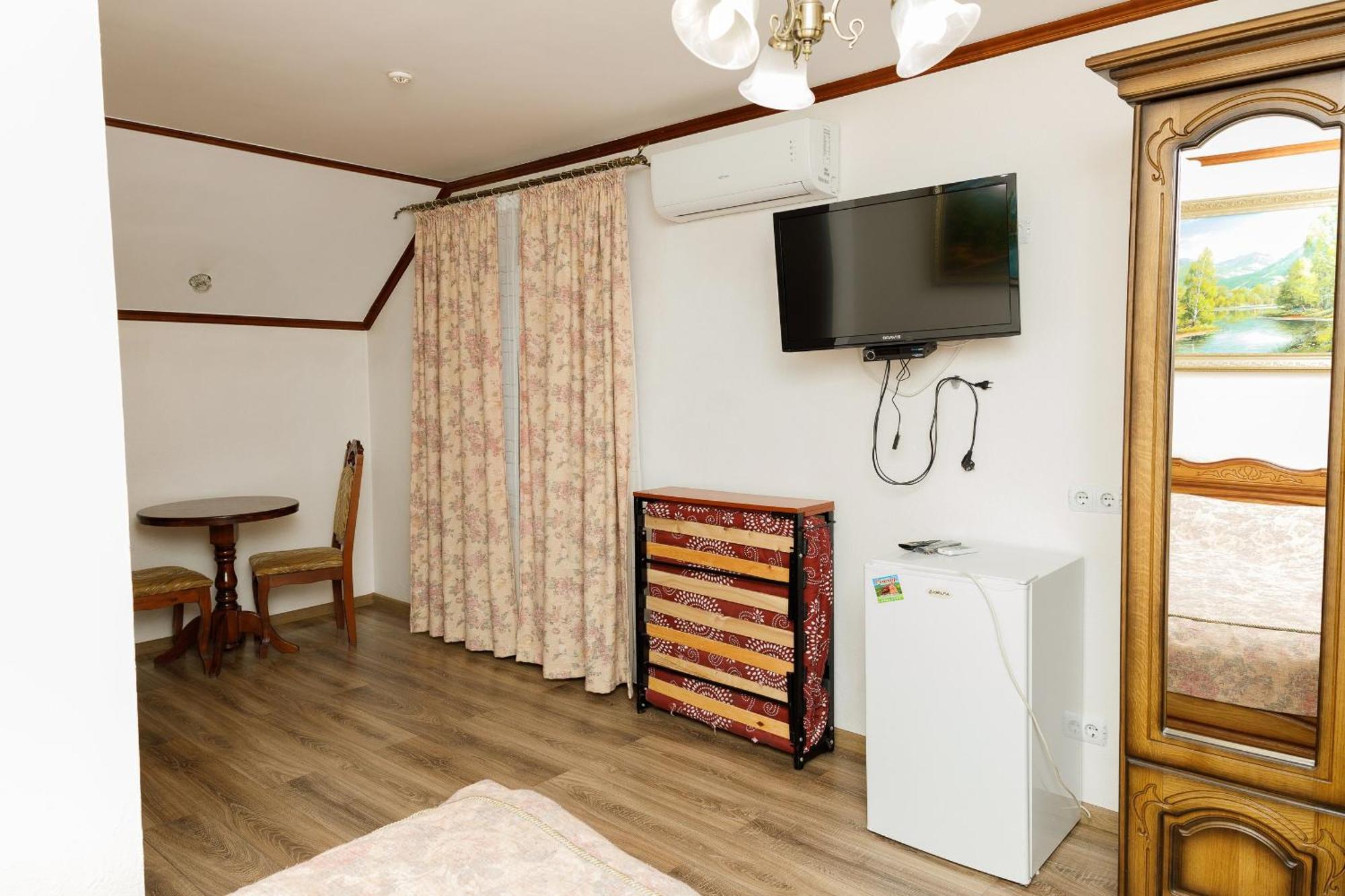 Gostyniy Dvir Synevir Hotell Synevyr Exteriör bild