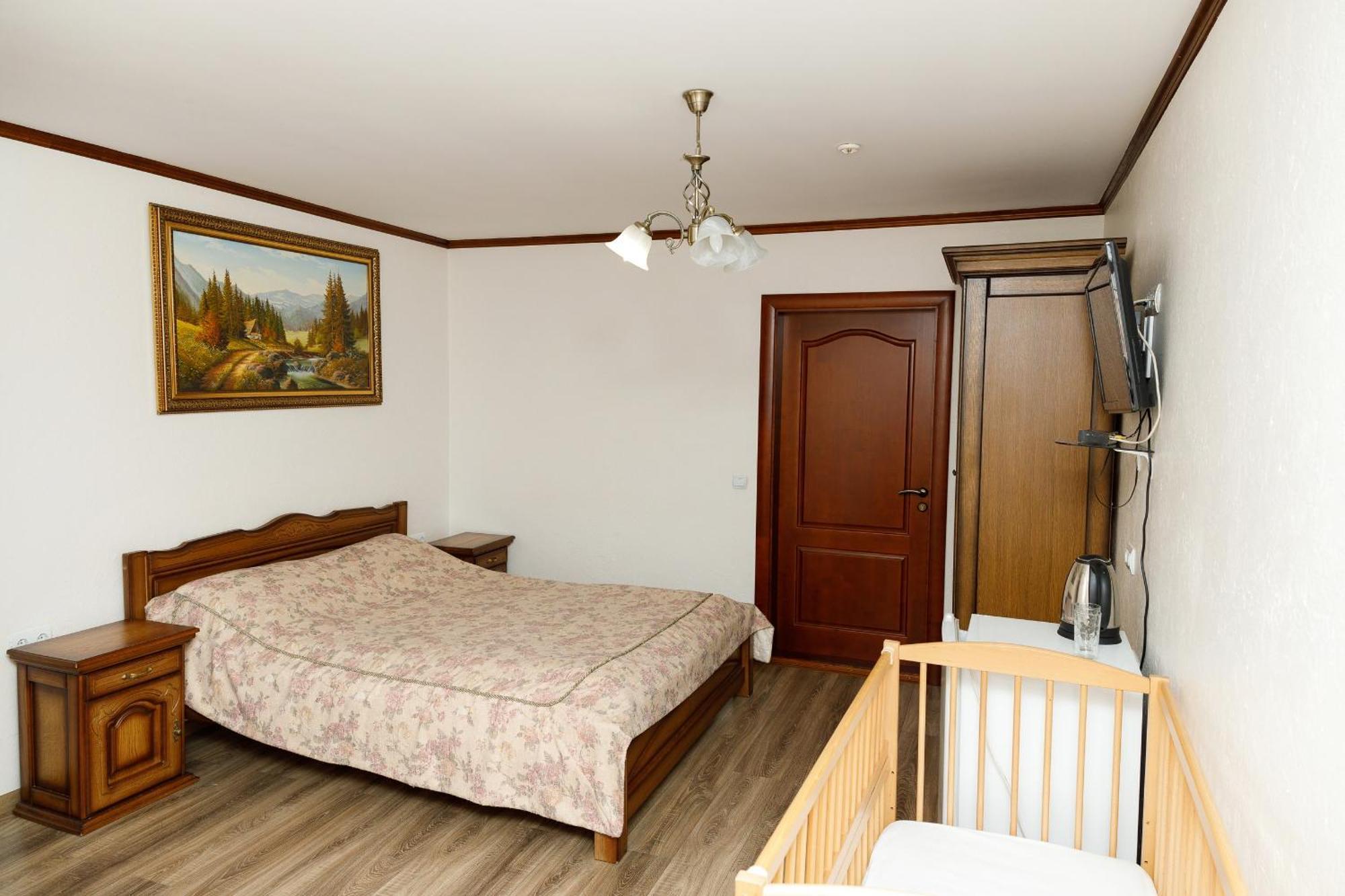 Gostyniy Dvir Synevir Hotell Synevyr Exteriör bild