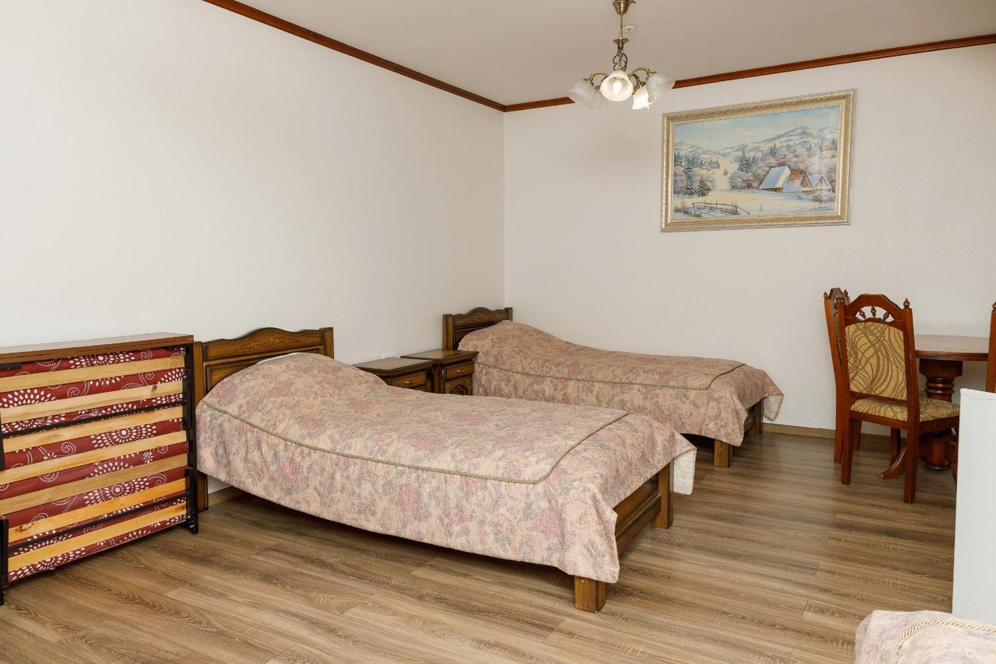 Gostyniy Dvir Synevir Hotell Synevyr Exteriör bild