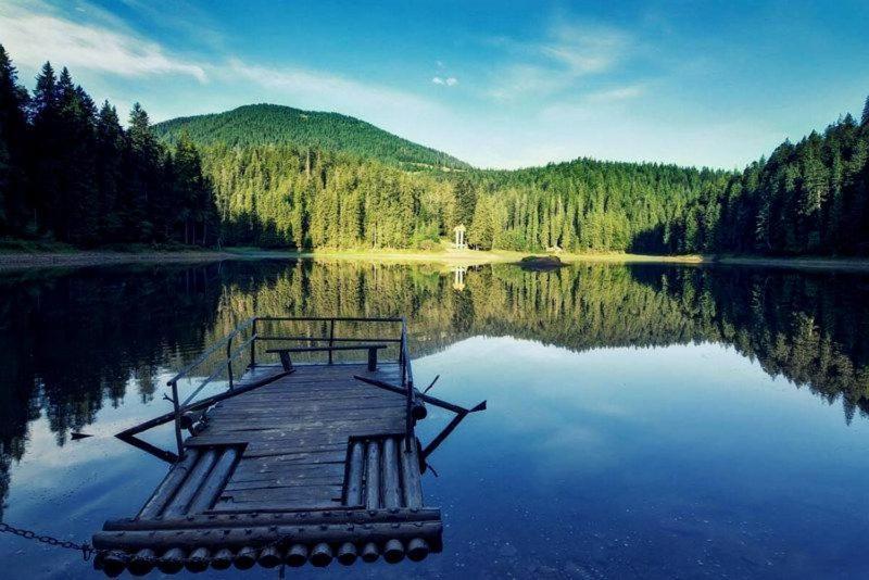 Gostyniy Dvir Synevir Hotell Synevyr Exteriör bild